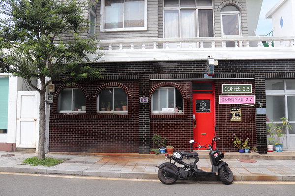 멸치만 떠올리면 섭섭…젊은 취향 입은 옛 거리