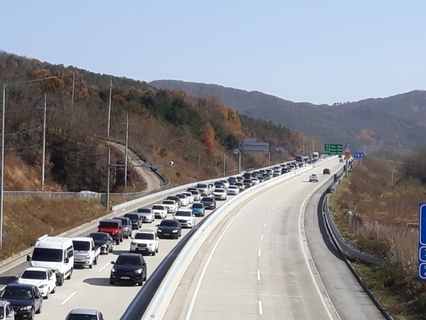 거창 우두산 출렁다리 개통 후 인산인해