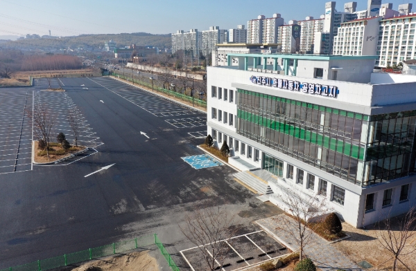 진주시 449대 주차 가능한 화물차 공영차고지 완공
