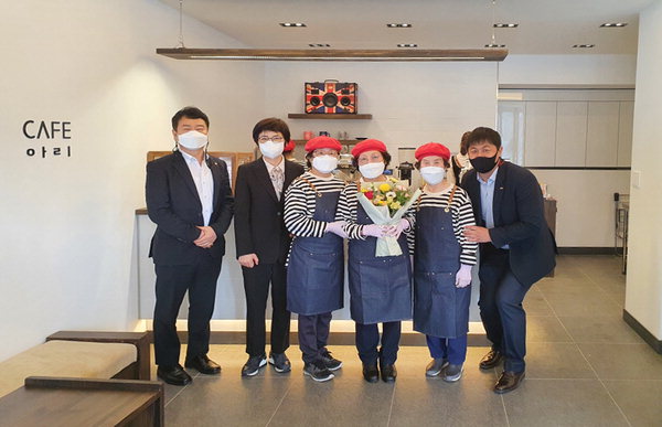 실버카페 아리 마산소방서점 구경 오세요