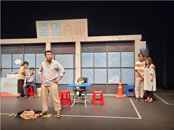 이 작품 저 작품 일상 공감 백배우리를 위로하네