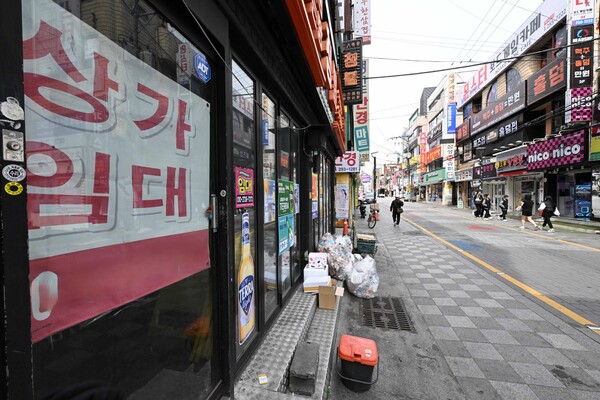 수지 안 맞아 스타벅스도 포기한 마산 최대 상권