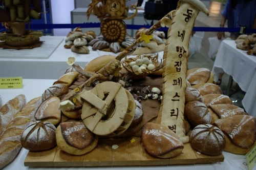 “식품첨가물 ‘No’, 제대로 발효시킨 빵 맛 보세요”