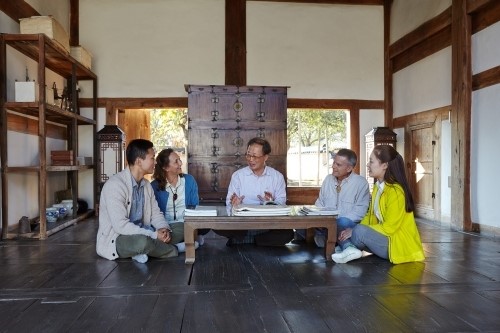 경북 안동, 양반,선비댁 빗장 풀자 고택체험객 북적