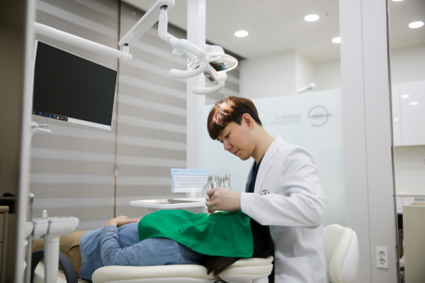 겨울철 발생할 수 있는 턱관절 장애 예방을 위해서는?