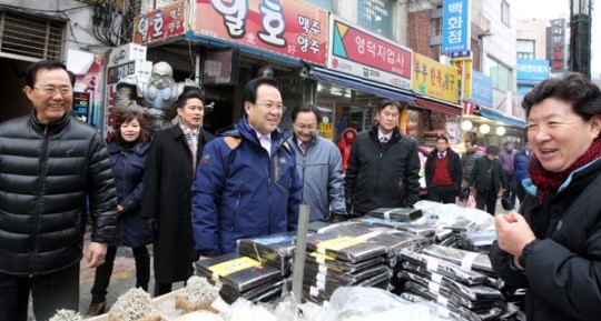 용인시, 공직자 시장가는 날 등 전통시장 활성화 전폭 지원