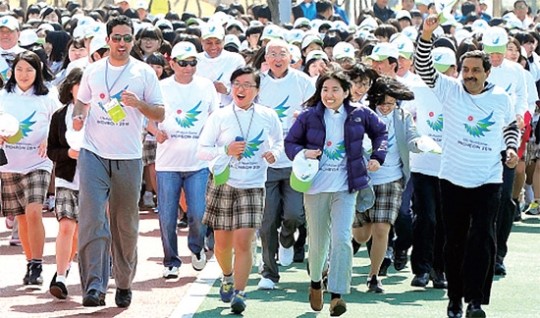 40억 아시안의 꿈 시민 힘으로…