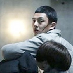 깡철이 유아인, 영하 30도에도 강렬한 눈빛…액션신 완벽 소화