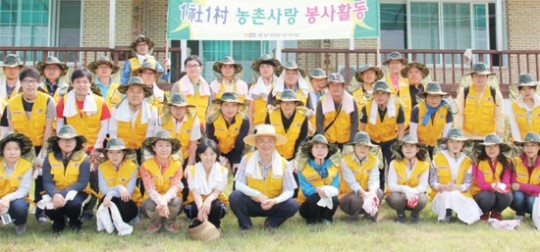 수수 심고… 잡초 뽑고… 봉사 구슬땀