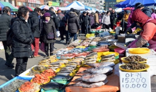 설 대목 앞둔 모란장