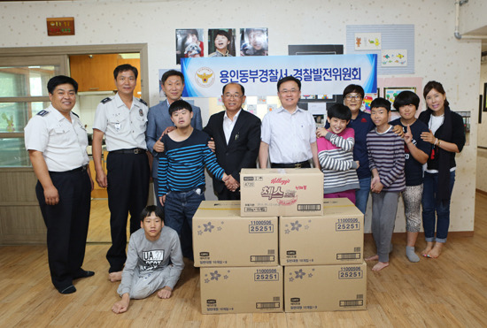 용인동부경찰서, 관내 사회 복지시설 방문 위문품 전달