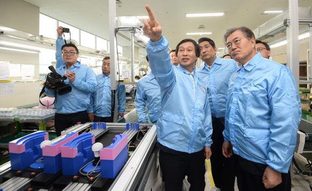 새정치 문재인 대표 수원 LED 전문업체 방문