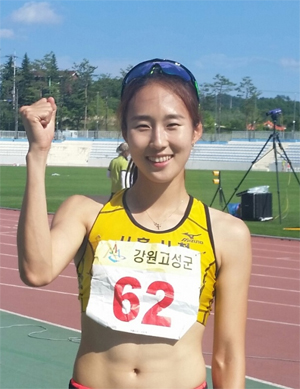 시흥시청 이민정, 고성통일 실업육상 여자 200m 대회신 금빛질주