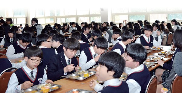 [성남시 학교급식지원센터] 맛있고 건강한 학교급식 몸도 마음도 쑥쑥 자란다