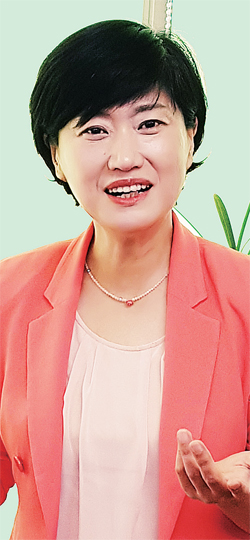 “마사지 재능기부, 마음도 어루만져요” 과천시 마사지 봉사단체 ‘웃음꽃 피는 발사랑’ 현문정 회장