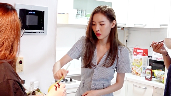 전참시 선미, 매니저 집 첫 방문…우렁각시 변신