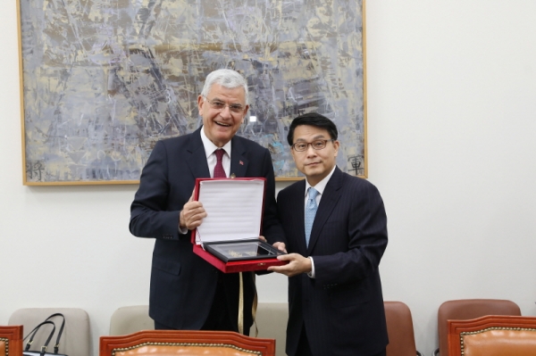 윤상현 외통위원장, 볼칸 보즈크르 터키 외교위원장 면담