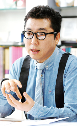 [경기도 섬유패션 미래 개척 나섰다…] 1. 경기니트패션쇼 명유석 디자이너