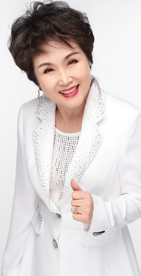 가수 육송이 "봉사활동이 끝나는 날이 내가 은퇴하는 날"