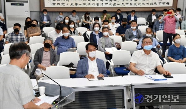 용인 하이닉스, 안성천 수계 유해물질 배출 우려…폐수 무방류 원칙 지켜라