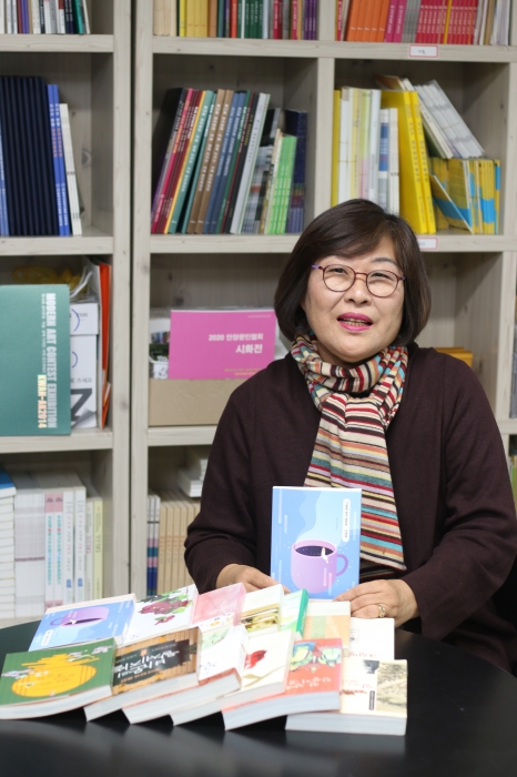 홍미숙 한국문인협회 안양지부장 작품활동 매진할 수 있는 환경 조성