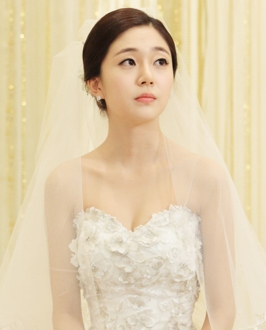 백희진 웨딩드레스 자태, 봄을 닮은 화사함 신랑은 어디에?