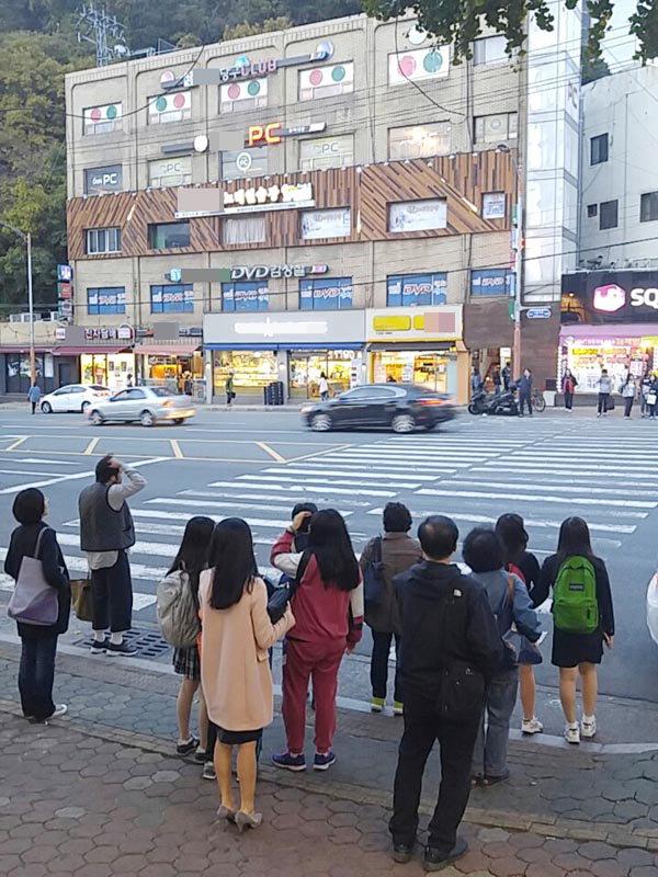 정화구역만 벗어나면 유해업소…불안한 하굣길