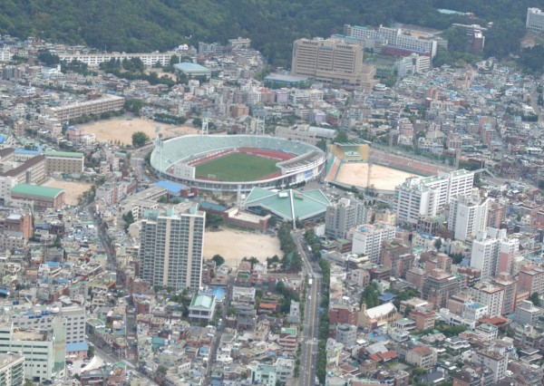 구덕운동장 부지에 정부합동청사 유치