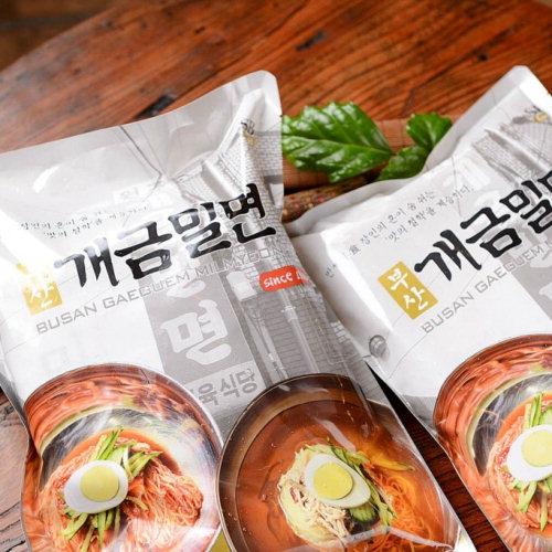 이제 땡볕에 줄 안서도 됩니다…원조 개금밀면 포장 판매 실시