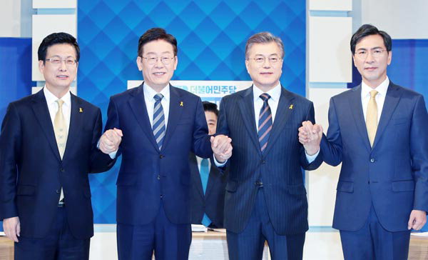 구야권 세월호 계기 朴구속 압박…보수는 천안함 역공