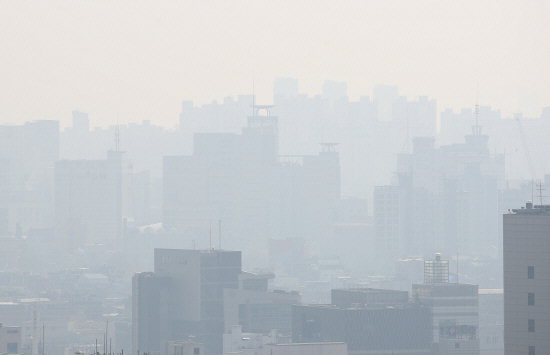 오늘 날씨, 전국이 황사 영향권...미세먼지 매우나쁨~나쁨 농도