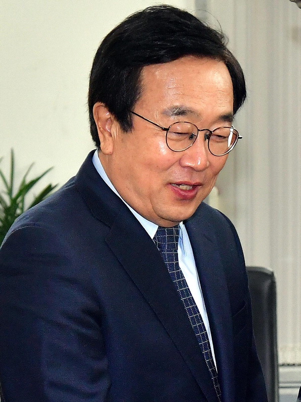 “서 시장 지지율 당보다 낮다” 흘리고…홍준표 대표의 다음 수는?