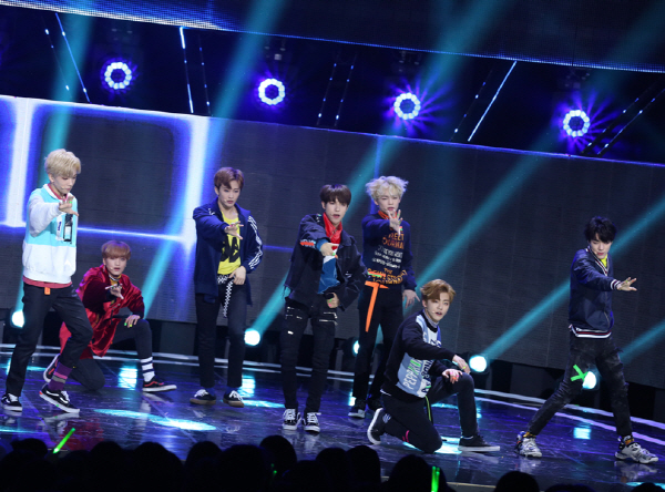 [국제포토] NCT DREAM “‘GO’, 무대를 갖고 노네!” (더쇼)