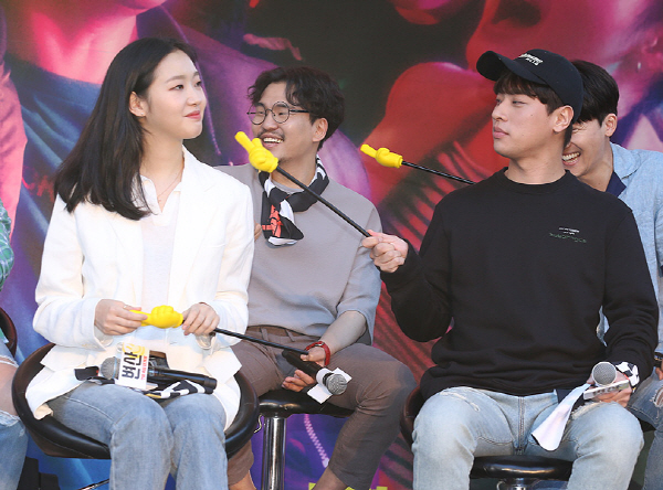 ‘변산’ 박정민 “김고은, 밥 먹으로 가자 해 급식 아줌마 인 줄 알았다”