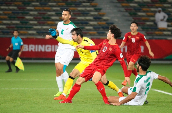 이라크에 피파랭킹(88위) 밀려도 베트남(100위) ‘박항서 매직’으로 전반 2-1로 리드 중