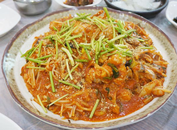 “이제까지 이런 아귀 맛은 없었다” 휴업 불사! 살아 있는 활아귀 고집