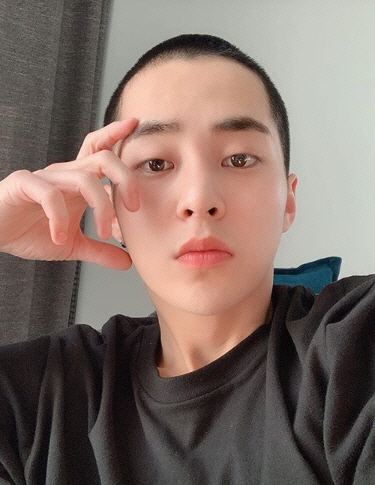 시우민 입대, 까까머리 공개 사진 보니 ‘그래도 훈훈’