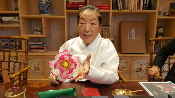 세계 첫 궁중채화 박물관 세운 황수로 장인