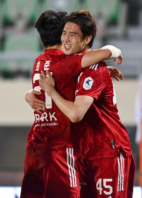 멀티골 황준호, 11라운드 MVP