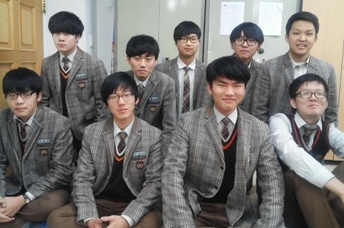 한국에서 고등학생으로 산다는 것은