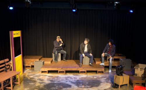 “배우와 관객이 함께 만드는 공연장 꿈꿔요                                     ‘북카페’ 쉼터에서 그냥, 차 한 잔 마시고 가도 됩니다”