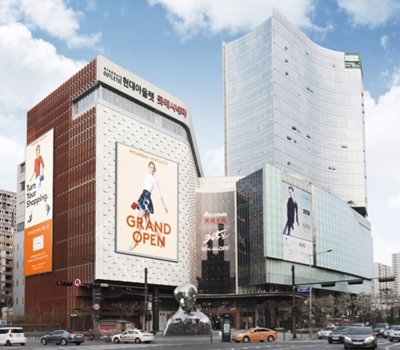 현대아울렛 가산점, 의류매장 직원 코로나19 확진…2일 임시 휴점
