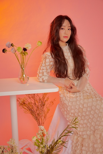 신인 트로트 가수 박민주 샤르르 발매…싱어송라이터 김원준 참여