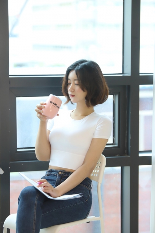 찌니콩 김유진, 영국 프리미엄 TEA 브랜드 오프블랙 홍보 모델 발탁