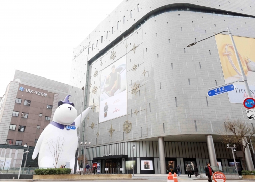 신세계백화점, 타임스퀘어점에 푸빌라 조형물 선보인다