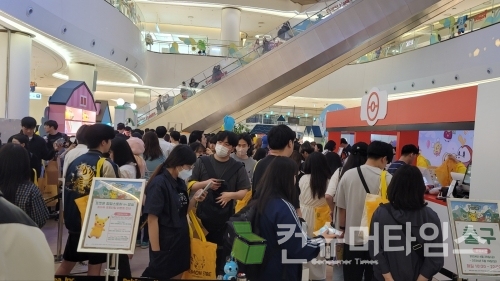 [FOCUS] 잠실 롯데 포켓몬 떴다…신동빈의 첫 콘텐츠 사업 성공예감