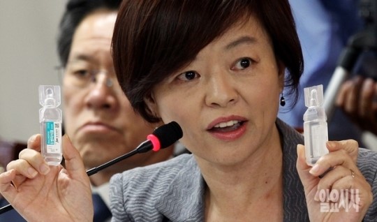 [포토] 진선미, 증류수 주사 관련 질의