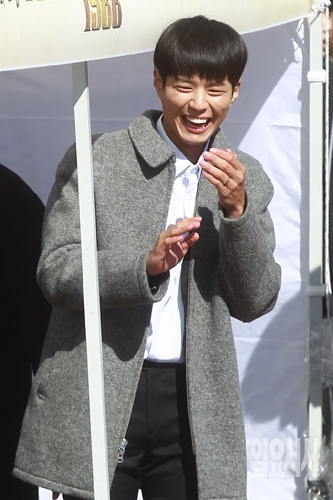 [포토] <응답하라 1988> 팬사인회서 환하게 웃는 박보검