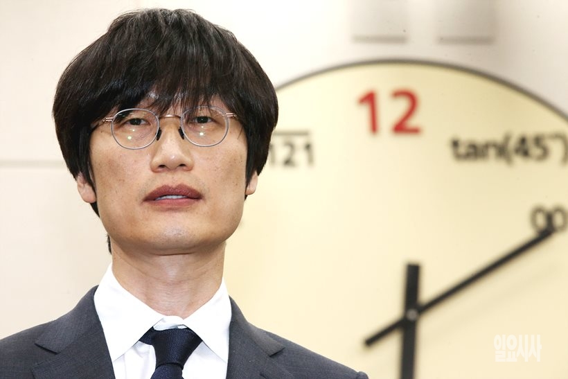 [포토] 답변하는 이해진 전 네이버 의장