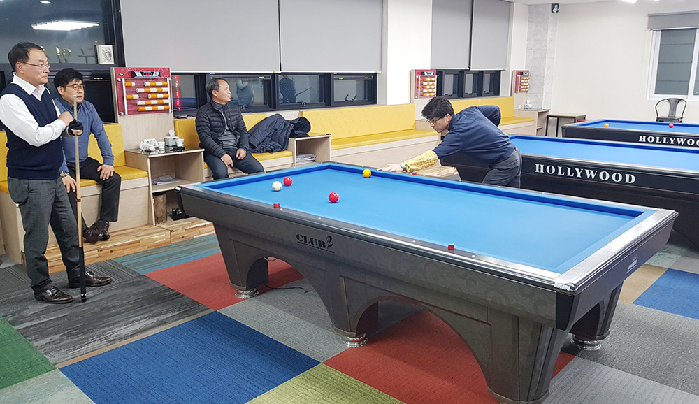 [동아리 열전] 한국가스공사 당구 동아리 빌리건즈 격렬한 공의 부딪힘, 청량감 느껴져